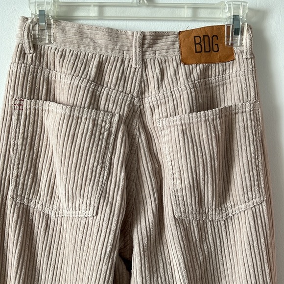 BDG by Urban Outfitters High Rise Baggy Wide Corduroy Pants Super Soft Size 26 - Picture 6 of 7